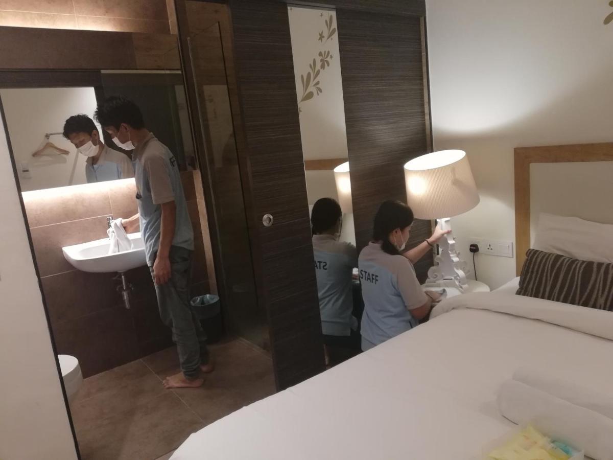 Mood Hotel Johor Bahru Exterior foto